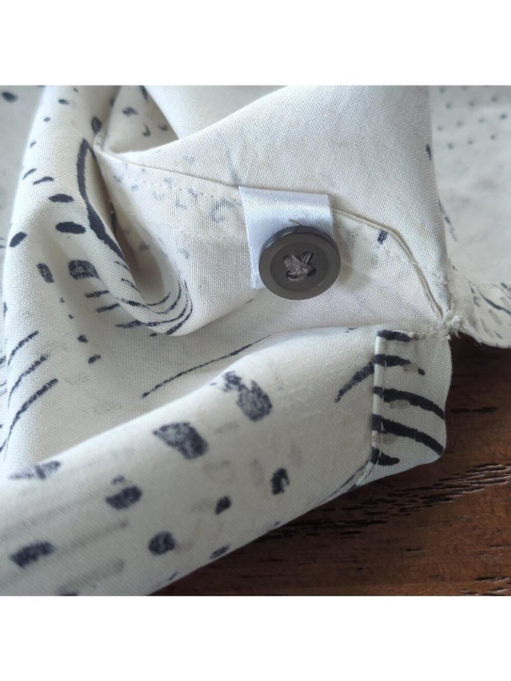 Vintage Baracuta Shirt Mens L White Silk Geometric Short Sleeve Button Up Casual - Picture 9 of 9